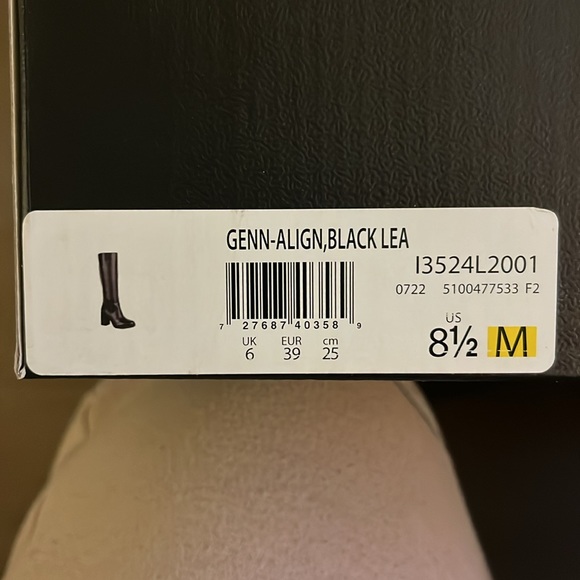 New in box LEATHER comfortable heeled boots! - Picture 17 of 17